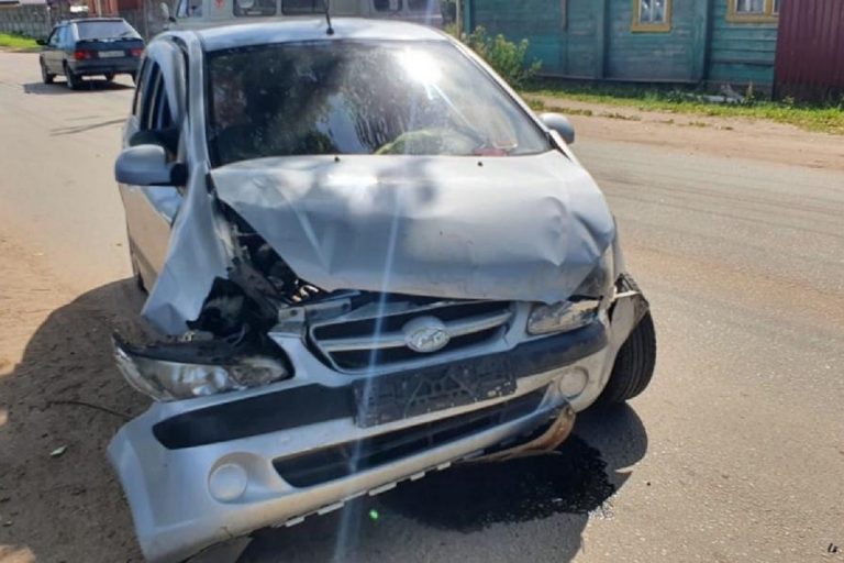 Солнечный свет стал причиной ДТП в Осташкове Солнечный свет стал причиной ДТП в Осташкове