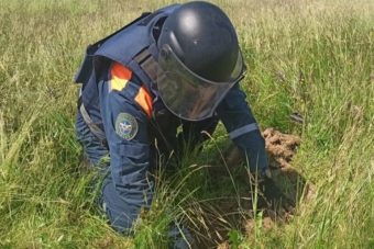 За месяц в Оленинском районе сотрудники МЧС нашли и обезвредили более 1000 взрывоопасных предметов
