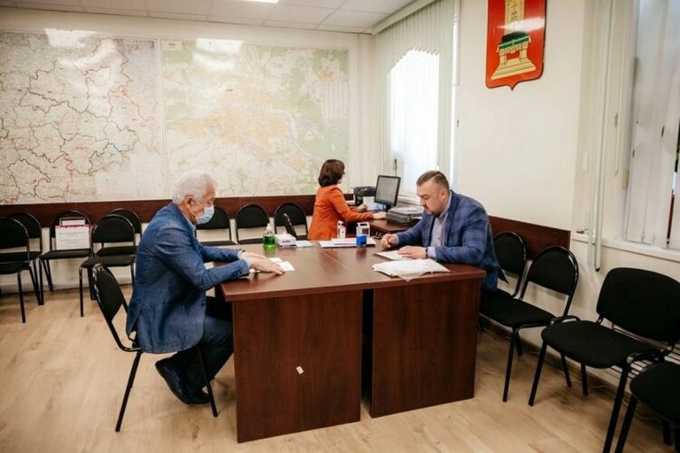 Васильев и Саранова подали документы на регистрацию кандидатами в депутаты Госдумы