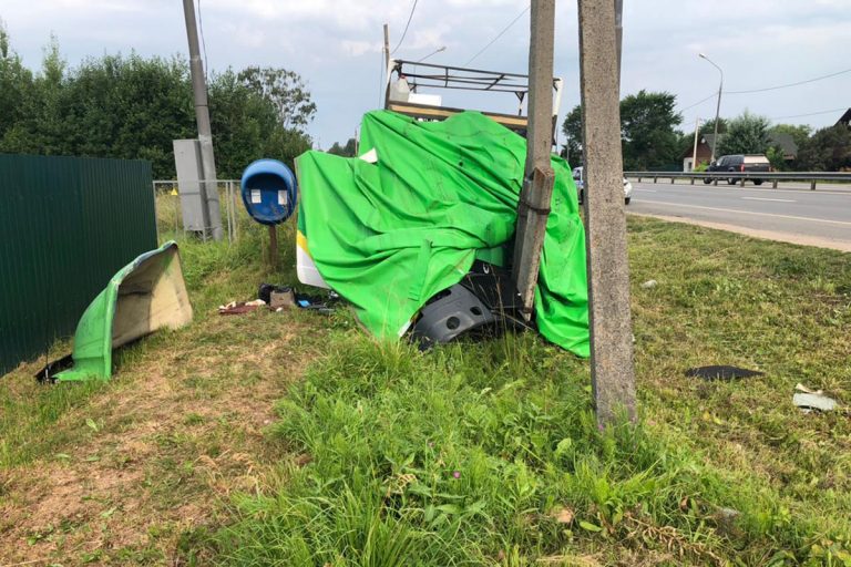Водитель «Газели» пострадал в ДТП, уснув за рулём на трассе в Тверской области