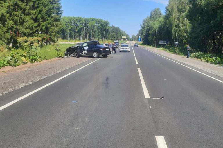 Мужчина погиб при столкновении четырёх машина на дороге под Бежецком