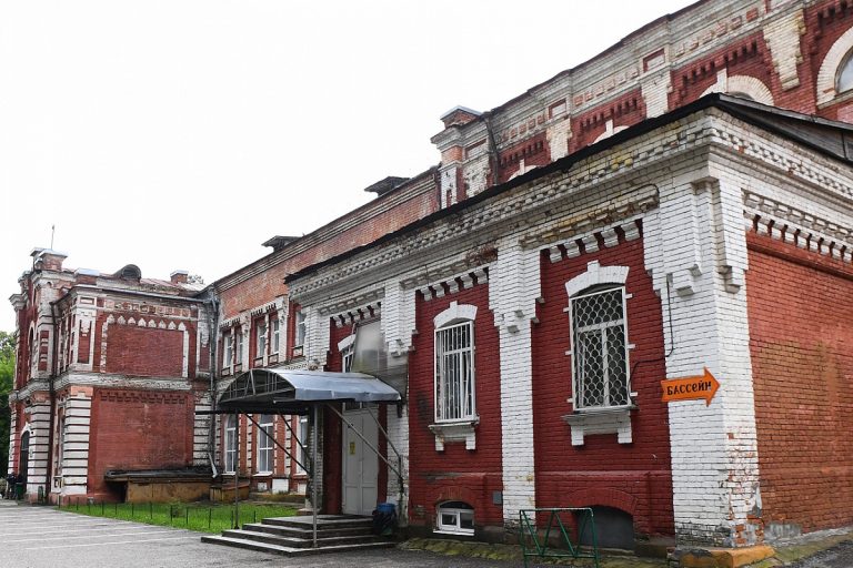 В Твери бассейн "Пролетарка" отремонтируют за 50,5 млн рублей