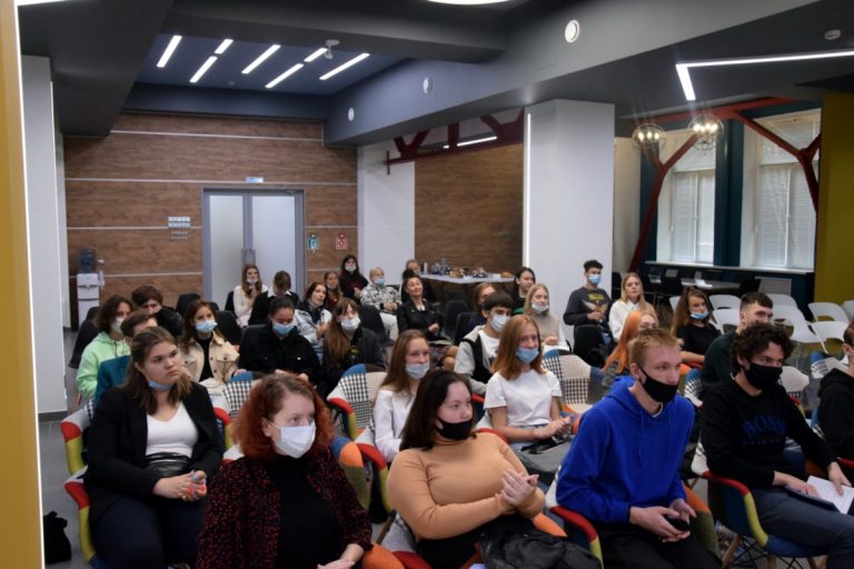 Нетворкинг и вокршопы: в Твери прошёл молодёжный форума «Softskills и новые медиа»