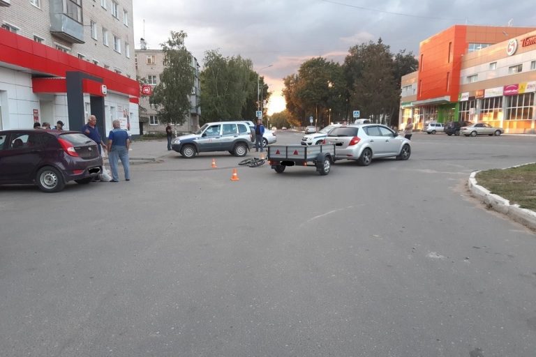 В Лихославле столкнулись малолетний велосипедист и легковушка