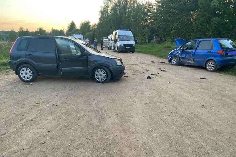 Водитель без прав спровоцировал ДТП с пострадавшими в Оленинском округе