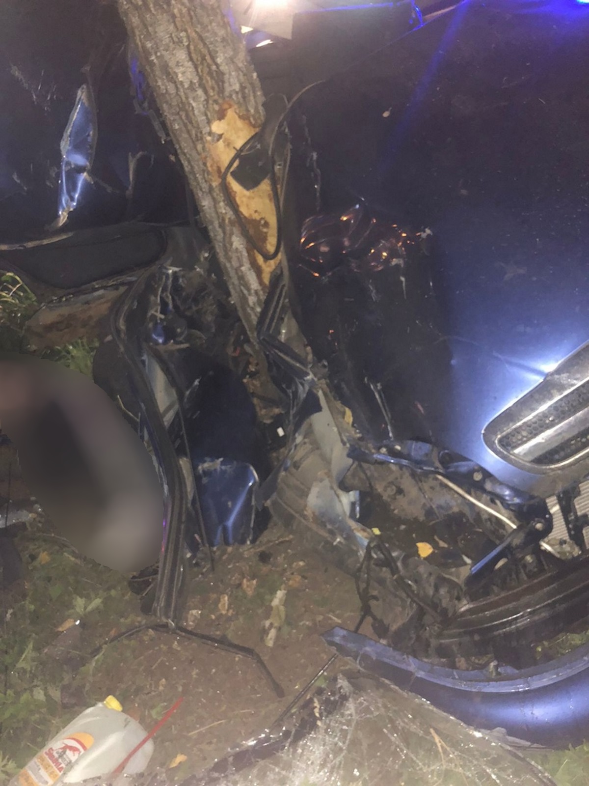 Два человека погибли в ночной аварии в Твери