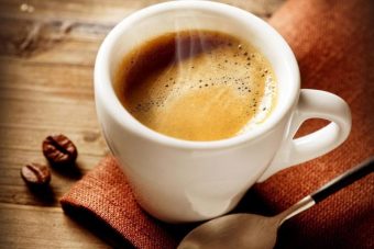 Стало известно о влиянии употребления кофе на риск заражения коронавирусом