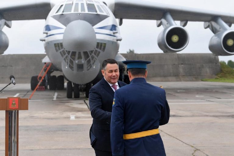 В канун Дня ВВС губернатор поблагодарил тверских летчиков за службу