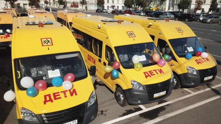 Перед новым учебным годом Тверской области выделили 58 школьных автобусов
