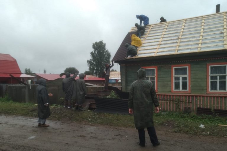 В Андреаполе после торнадо восстановили часть домов