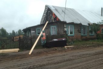 В Тверской области восстанавливают дома и электричество на пострадавшей от торнадо улице