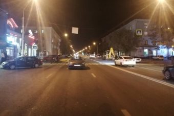 На пешеходном переходе в Твери Audi сбила мужчину