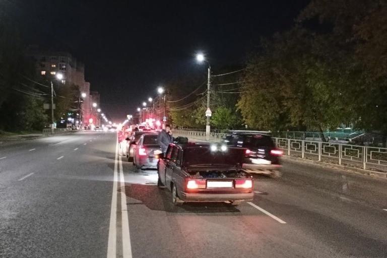 В центре Твери произошло тройное ДТП с пострадавшим