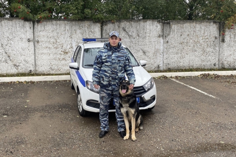 Полицейский пес помог задержать преступника в Тверской области