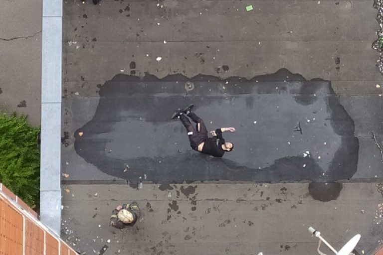 В Заволжском районе Твери погиб мужчина, выпавший из окна многоэтажки