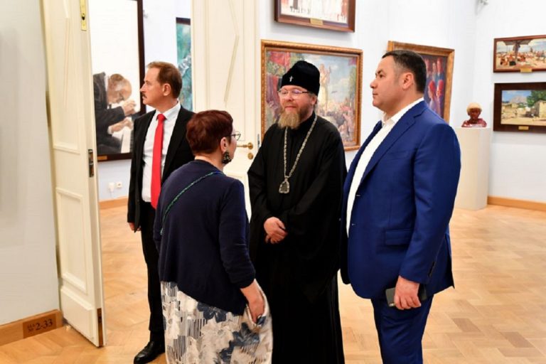 13 сентября губернатор Игорь Руденя и митрополит Тихон посетили Тверской императорский дворец и Воскресенский кафедральный собор в Твери.