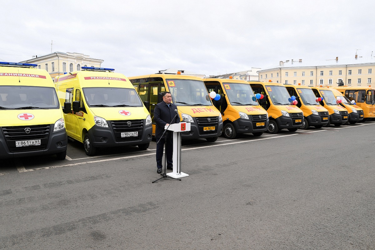 15 сентября в муниципалитеты направлены 22 автомобиля скорой помощи и 64 школьных автобуса