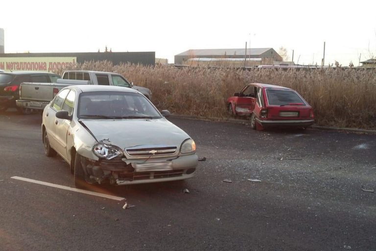 Водитель пострадал в утреннем ДТП в Твери