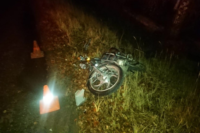 В Тверской области пьяный водитель мопеда врезался во встречный автомобиль
