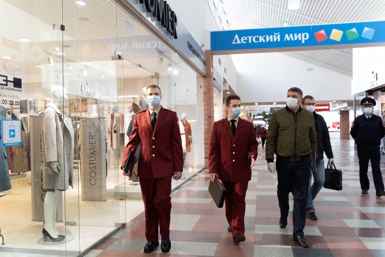 В Тверской области продолжаются рейды по контролю за соблюдением масочного режима