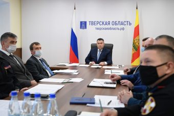 Губернатор Игорь Руденя предложил принять дополнительные меры по информационной безопасности Губернатор Игорь Руденя предложил принять дополнительные меры по информационной безопасности