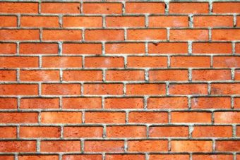 Житель Тверской области построил двухэтажный дом на землях сельхозназначения и пожалел об этом