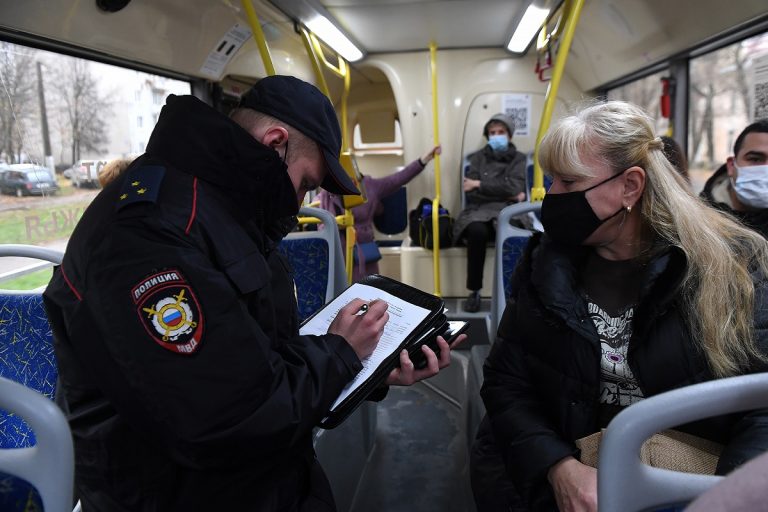 80 пассажиров автобусов в Твери оштрафованы за отсутствие маски