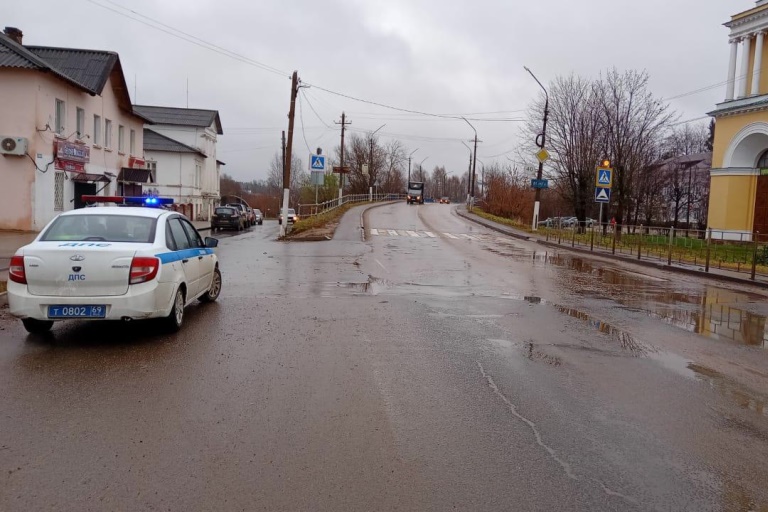 В Тверской области водитель «Фольксвагена» сбил 14-летнего подростка и скрылся с места