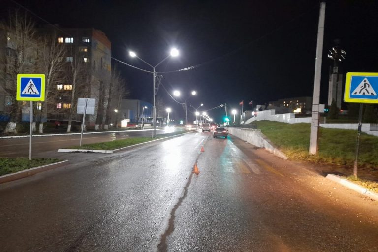 Девочку-подростка сбили на "зебре" в Тверской области