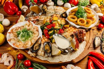 Новогодние каникулы с авторской кухней и  живой музыкой в ресторане «Riviera»