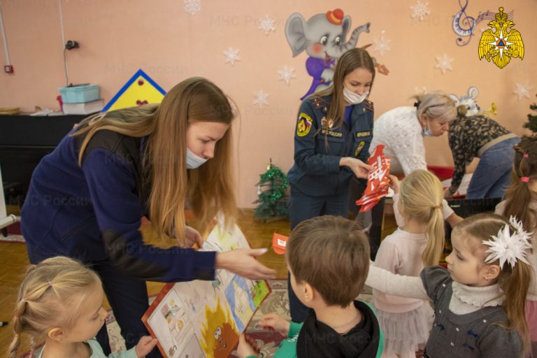 В Твери дети сделали подарок МЧС