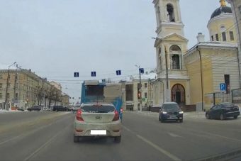 BMW X3 ехал по встречке в центре Твери