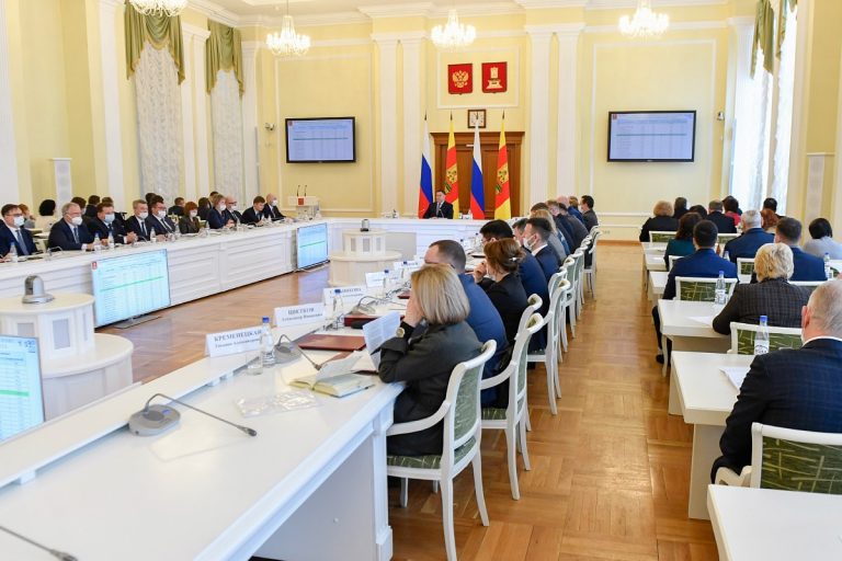 На заседании правительства Тверской области обсудили работу МФЦ