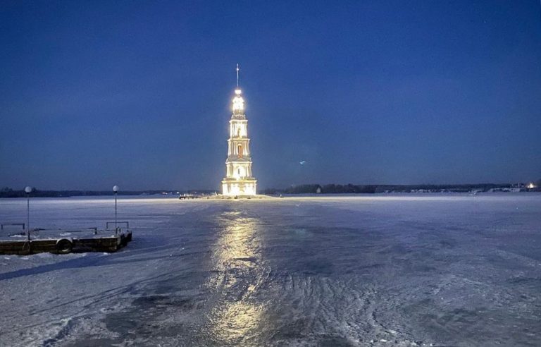 Реставрация знаменитой затопленной колокольни в Тверской области завершена