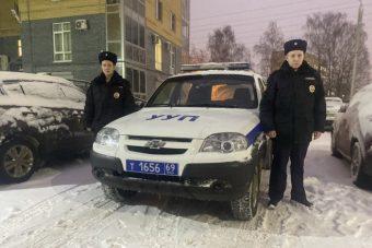 Тверские полицейские вывели посетителей из задымленного магазина и ликвидировали возгорание