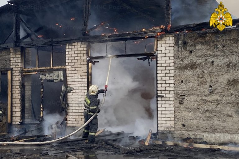 В Заволжском районе Твери произошел крупный пожар