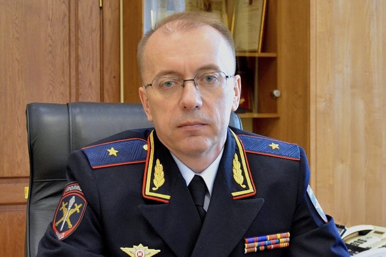 Главный полицейский Тверской области пожелал сотрудникам МВД отличного настроения