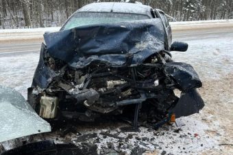 В столкновении иномарок на М-9 в Тверской области пострадали оба водителя