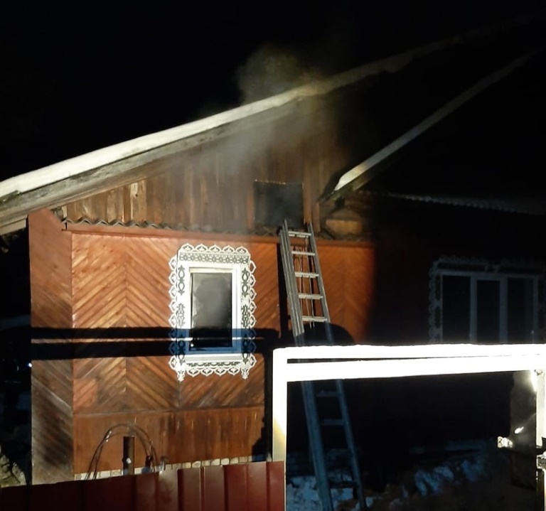 В рождественскую ночь мужчина с женщиной погибли при пожаре в Тверской области