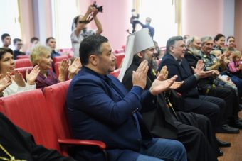 Игорь Руденя и митрополит Амвросий поздравили с Рождеством Христовым учеников Тверской епархиальной школы