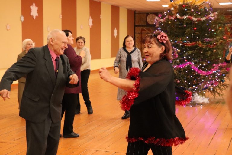 В Тверской области прошёл рождественский бал для представителей старшего поколения