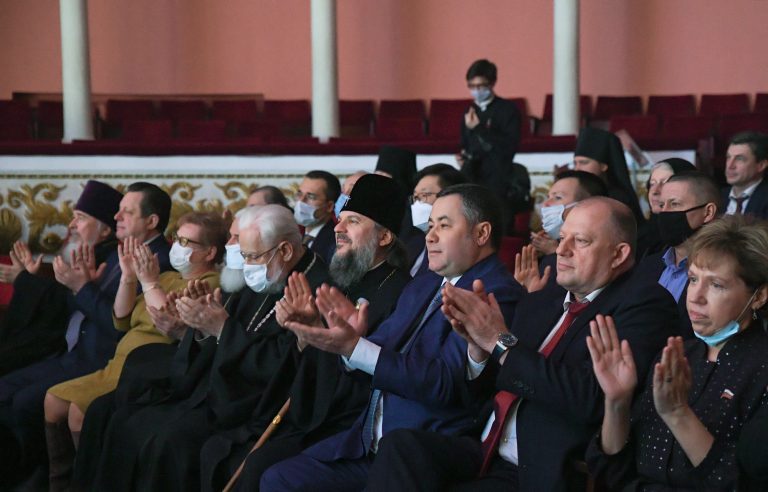 Учащиеся епархиальной школы продемонстрировали чудо на сцене тверского театра драмы