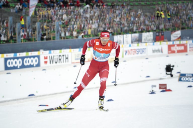 Творит историю: уроженка Твери Наталья Непряева первой из россиянок взяла золото «Тур де Ски»