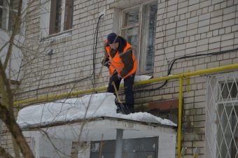 В Твери штрафуют управляющие компании за несвоевременную очистку кровель