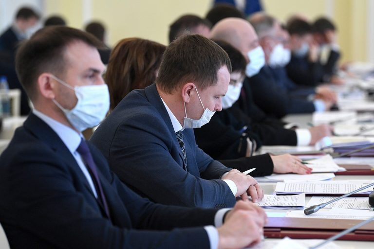 На заседании правительства Тверской области обсудили модернизацию школ и системы теплоснабжения