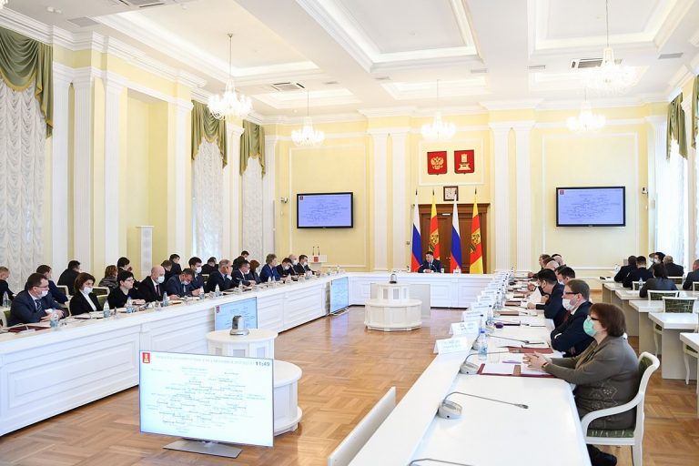 На заседании правительства Тверской области обсудили модернизацию школ и системы теплоснабжения