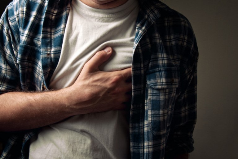 Названы симптомы, которые могут появиться за месяцы до инфаркта
