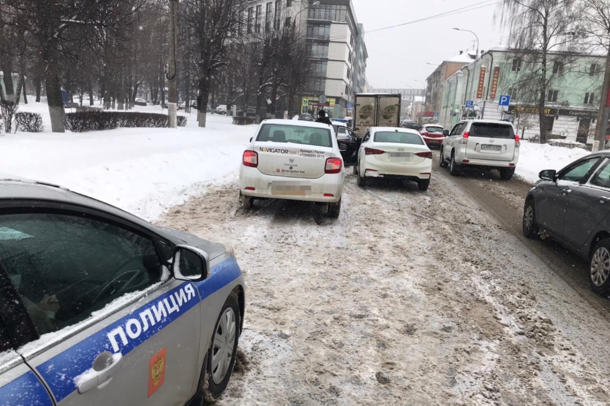 В Твери устроили «охоту» на нелегальных таксистов