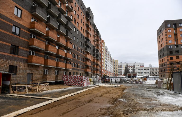 В Твери показали дома для переселенцев из аварийного Морозовского городка
