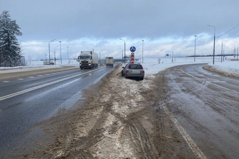 Злостный нарушитель ПДД спровоцировал аварию на М-10 в Тверской области
